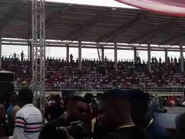 Live Photos From The Defection Of Senator Godswill Akpabio To APC